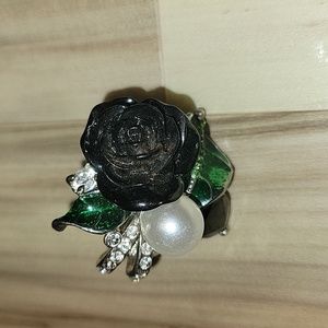 Beautiful Blk Rose Pearl Leaves Rhinestone Statement Ring